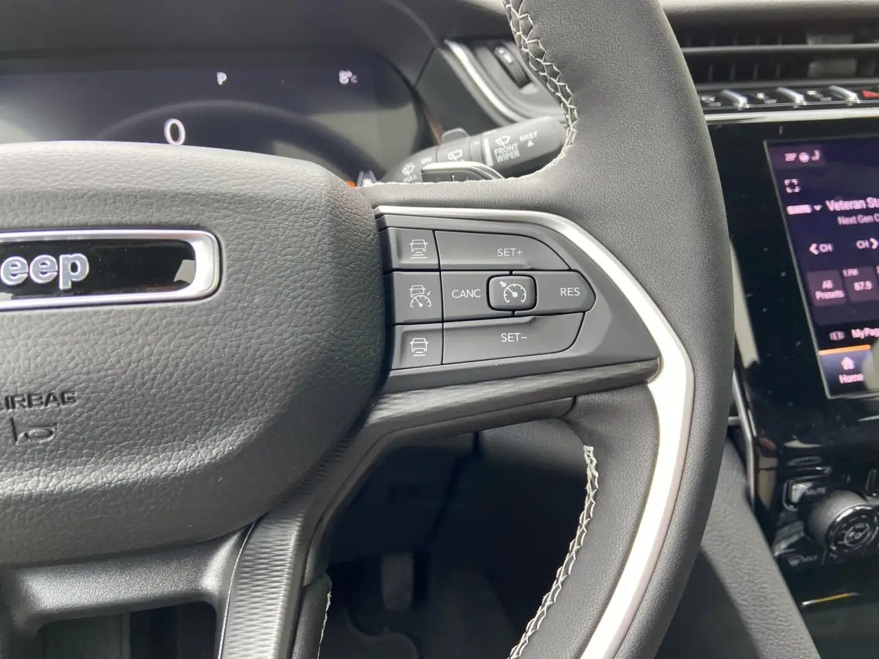 Jeep Grand Cherokee снимка Jeep Grand Cherokee