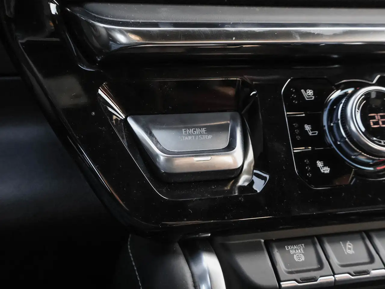 GMC Sierra 2500HD снимка GMC Sierra 2500HD