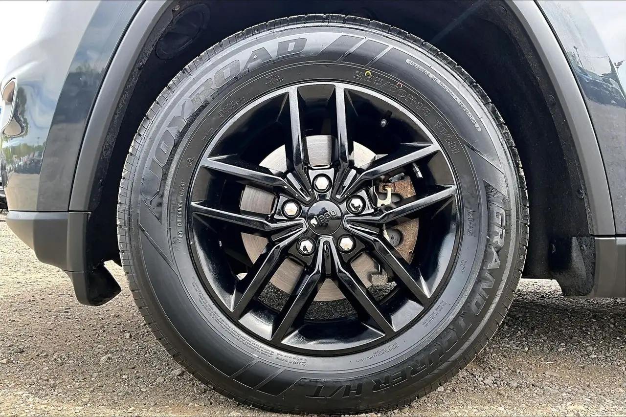 Jeep Grand Cherokee снимка Jeep Grand Cherokee
