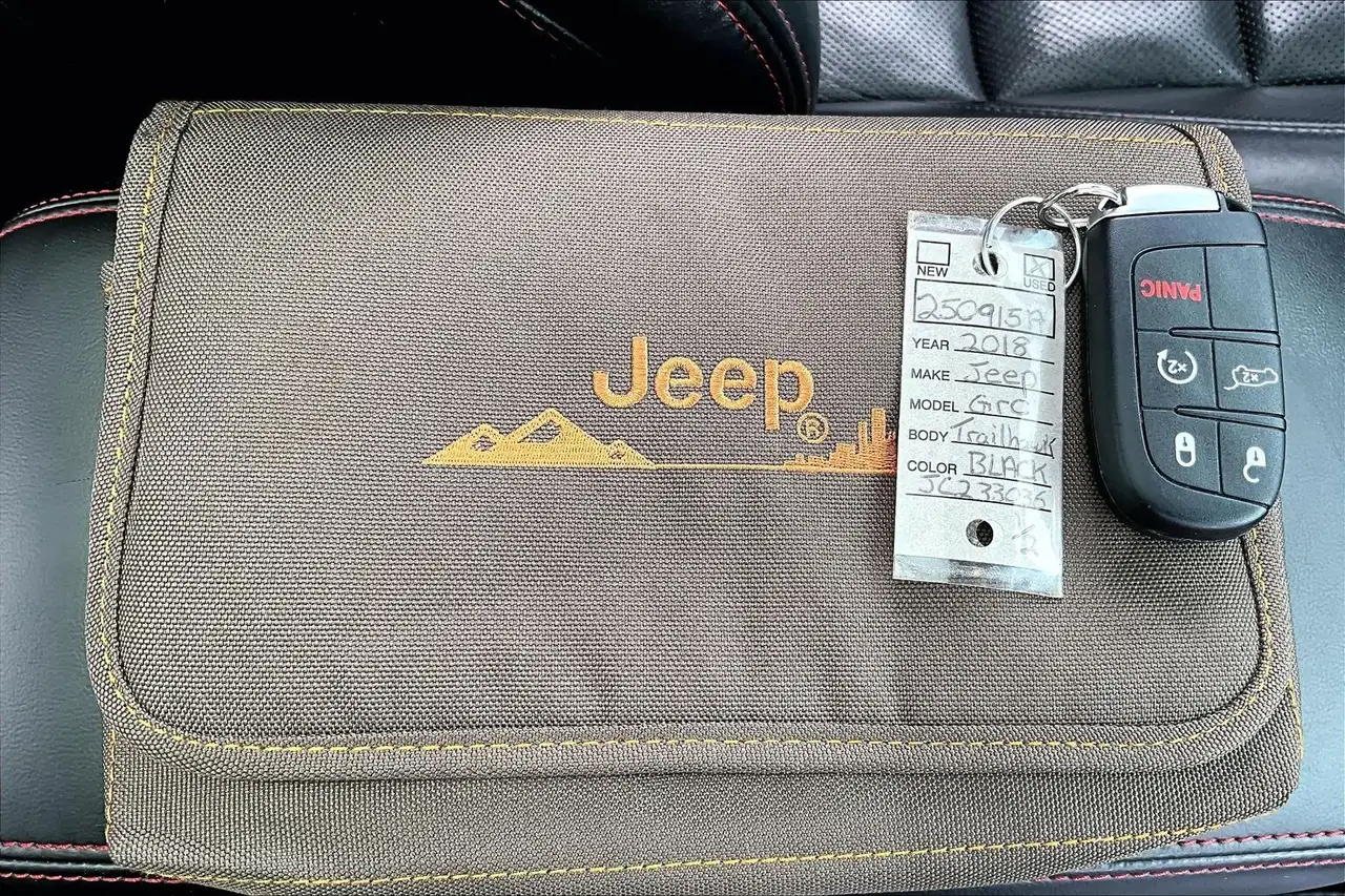 Jeep Grand Cherokee снимка Jeep Grand Cherokee