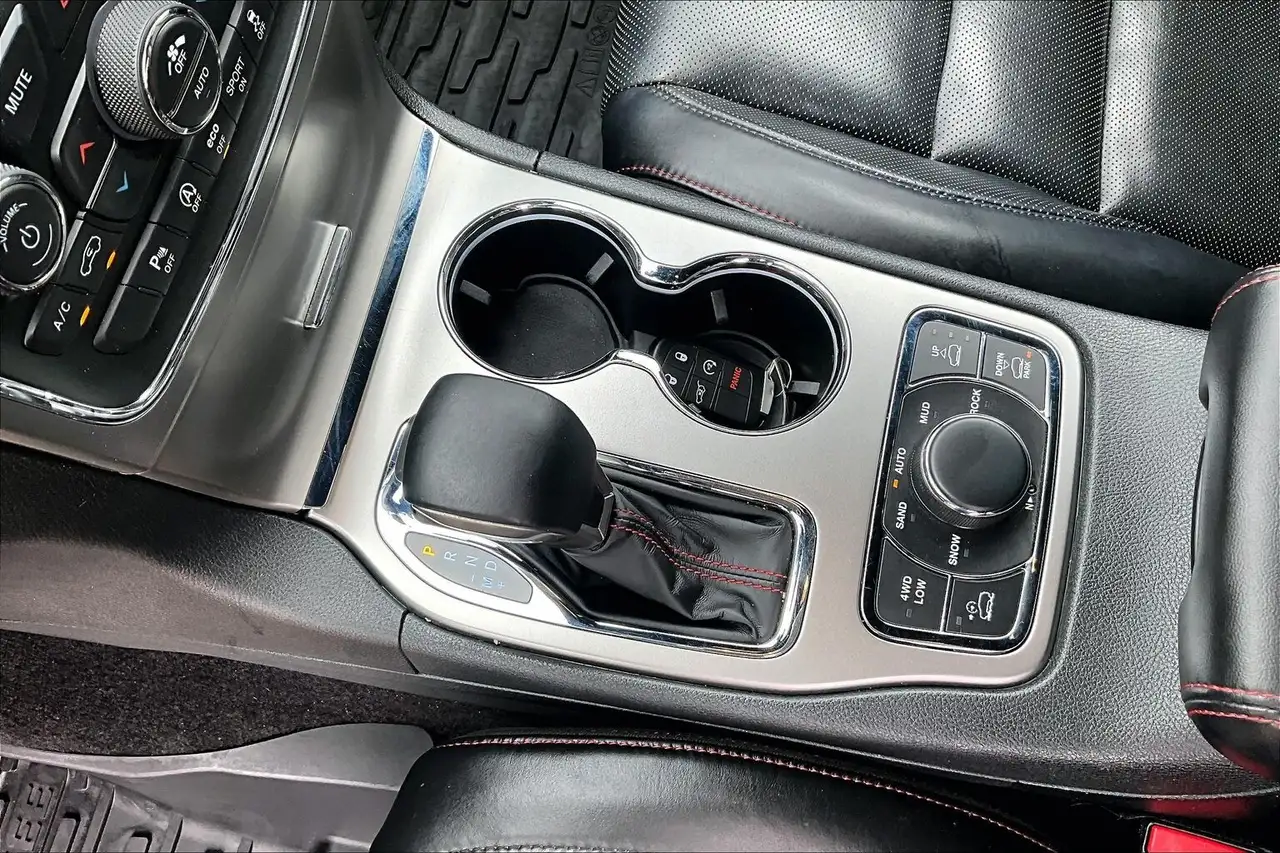 Jeep Grand Cherokee снимка Jeep Grand Cherokee