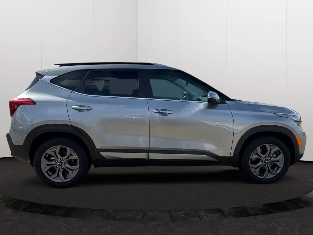 Kia Seltos снимка Kia Seltos