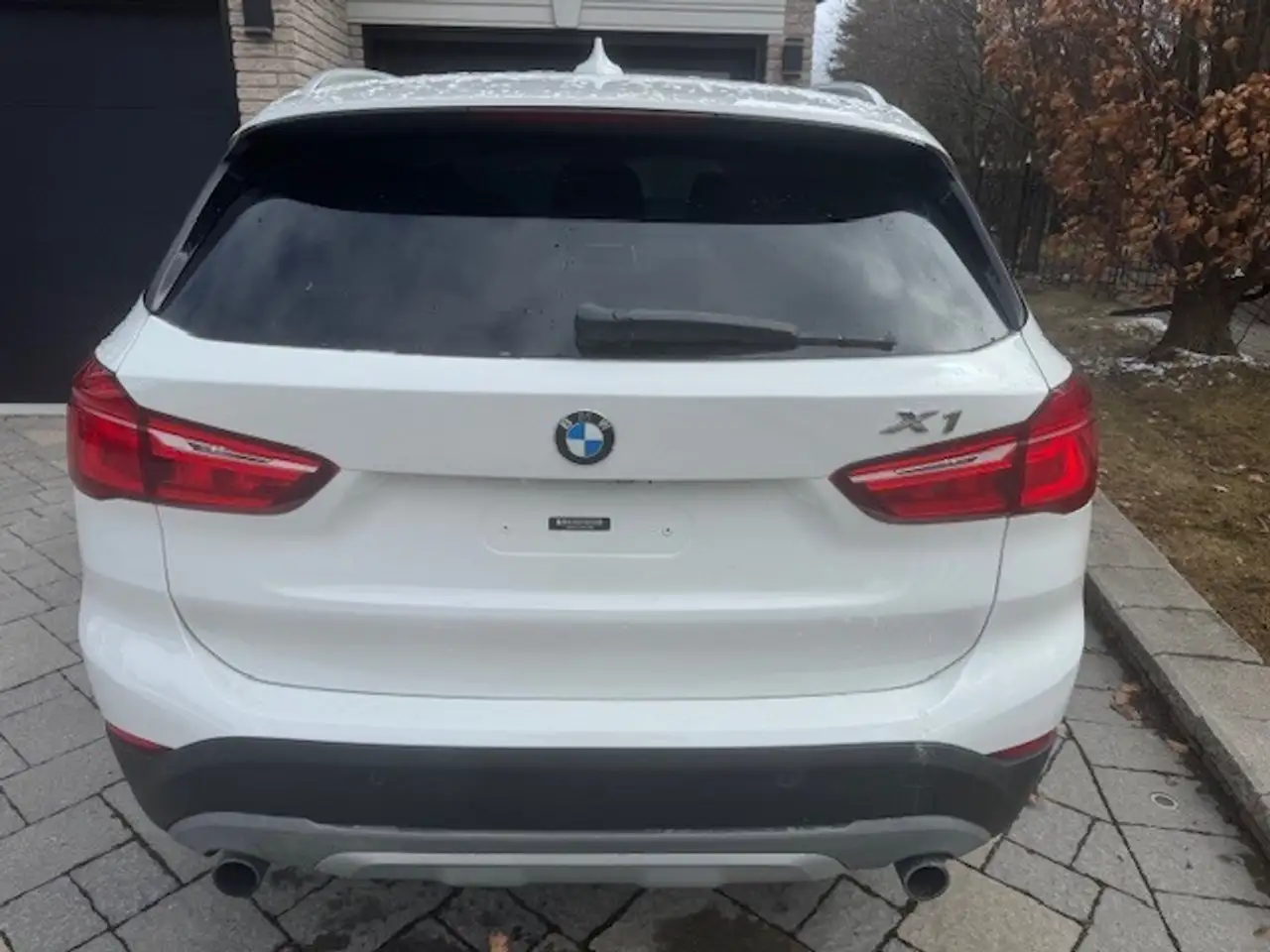BMW X1 снимка BMW X1