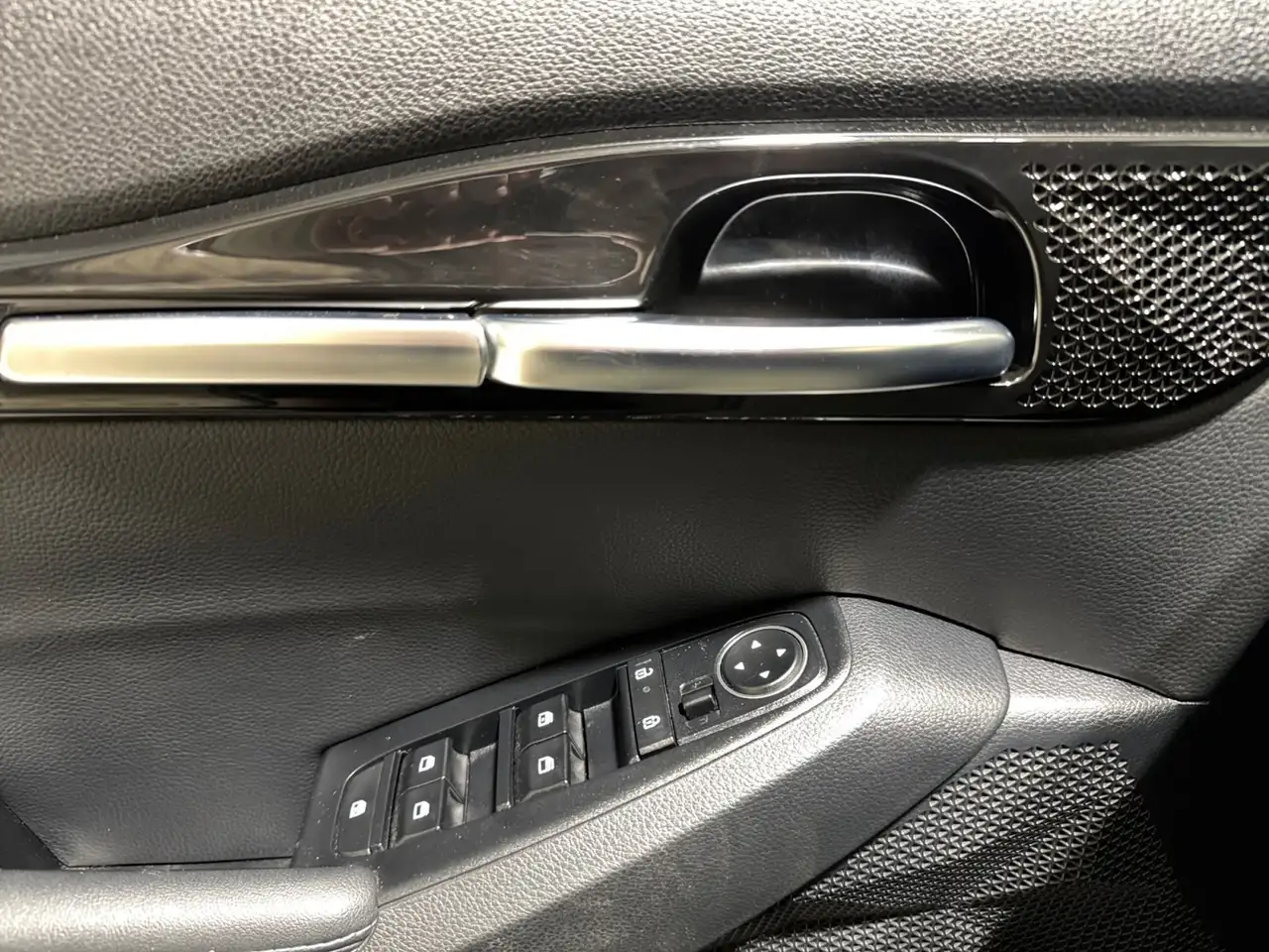 Kia Seltos снимка Kia Seltos