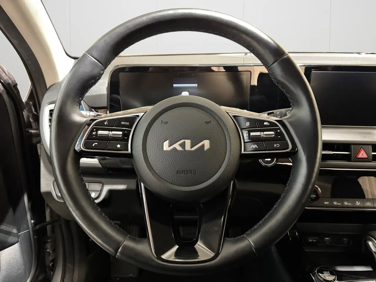Kia Seltos снимка Kia Seltos