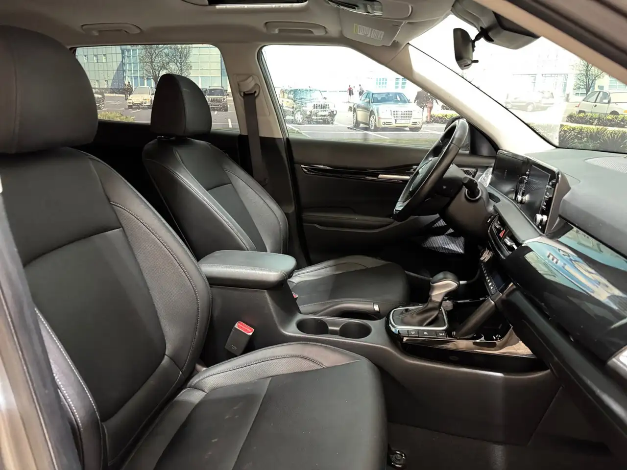 Kia Seltos снимка Kia Seltos