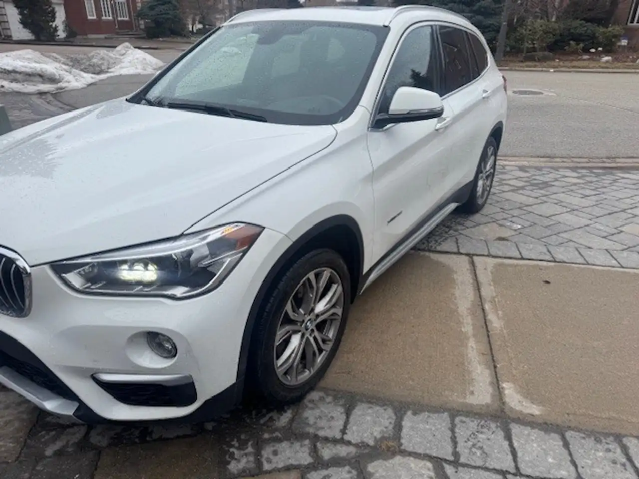 BMW X1 снимка BMW X1