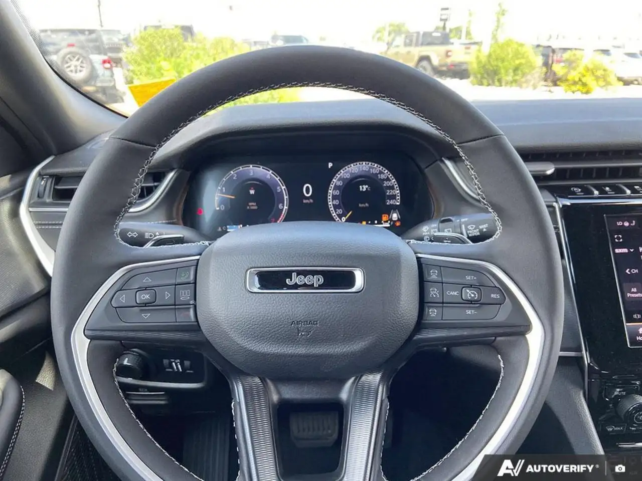 Jeep Grand Cherokee снимка Jeep Grand Cherokee