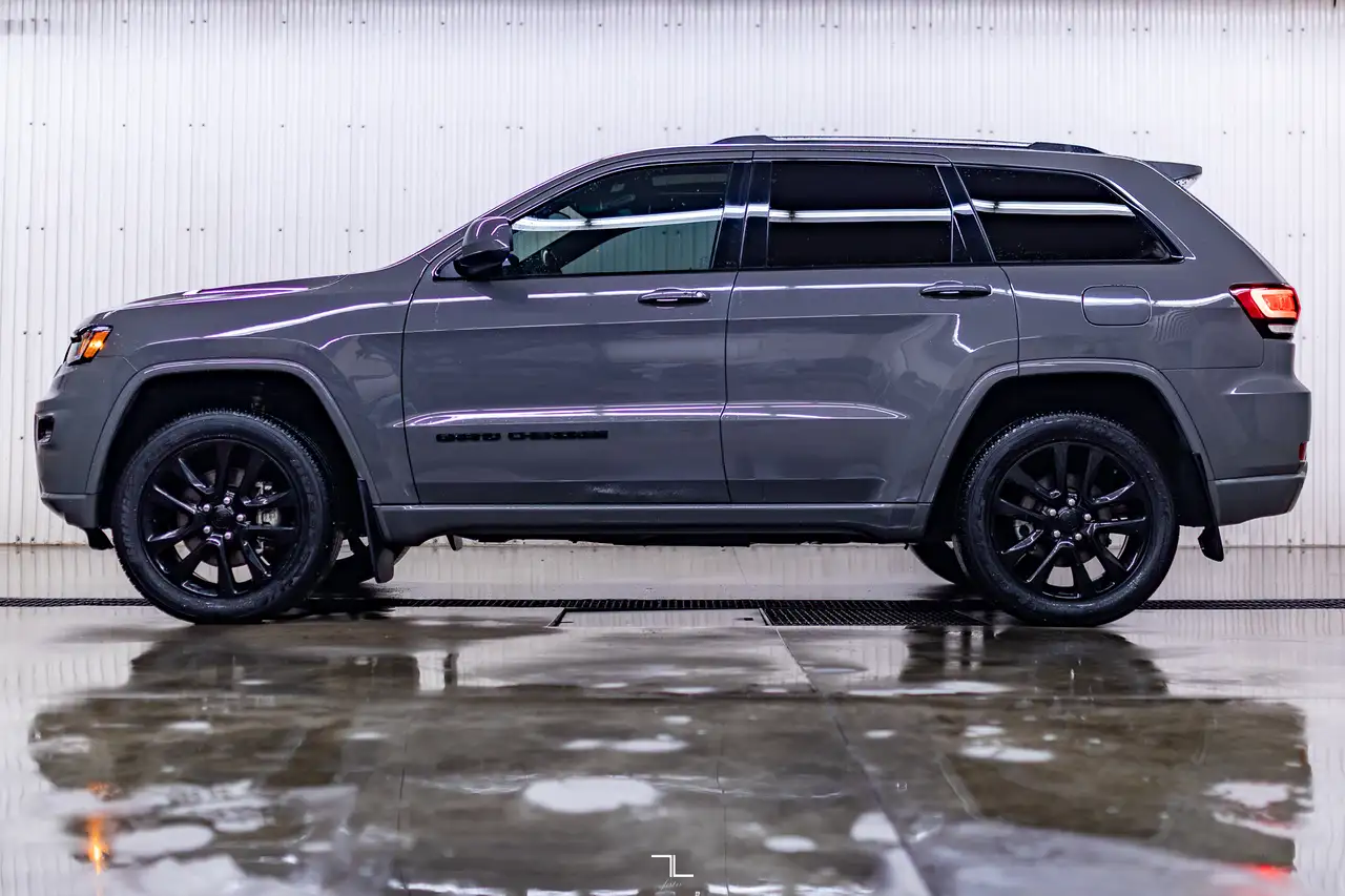 Jeep Grand Cherokee снимка Jeep Grand Cherokee