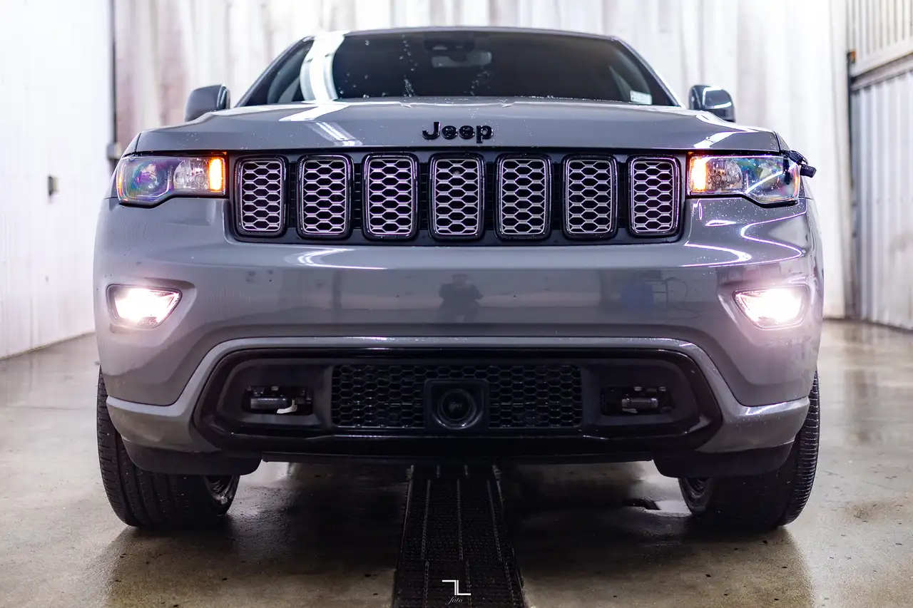 Jeep Grand Cherokee снимка Jeep Grand Cherokee