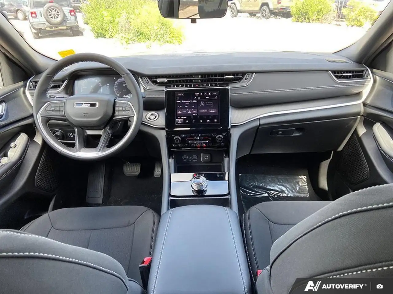 Jeep Grand Cherokee снимка Jeep Grand Cherokee
