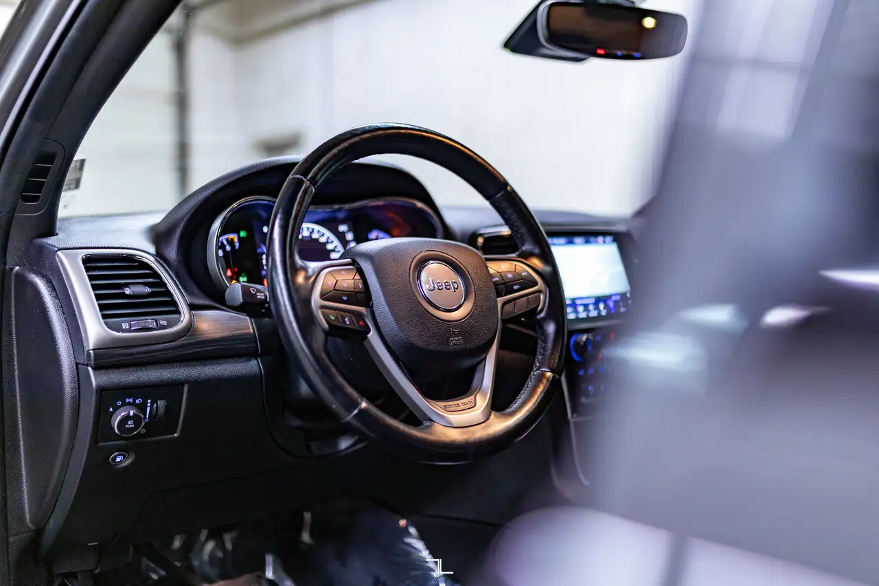 Jeep Grand Cherokee снимка Jeep Grand Cherokee