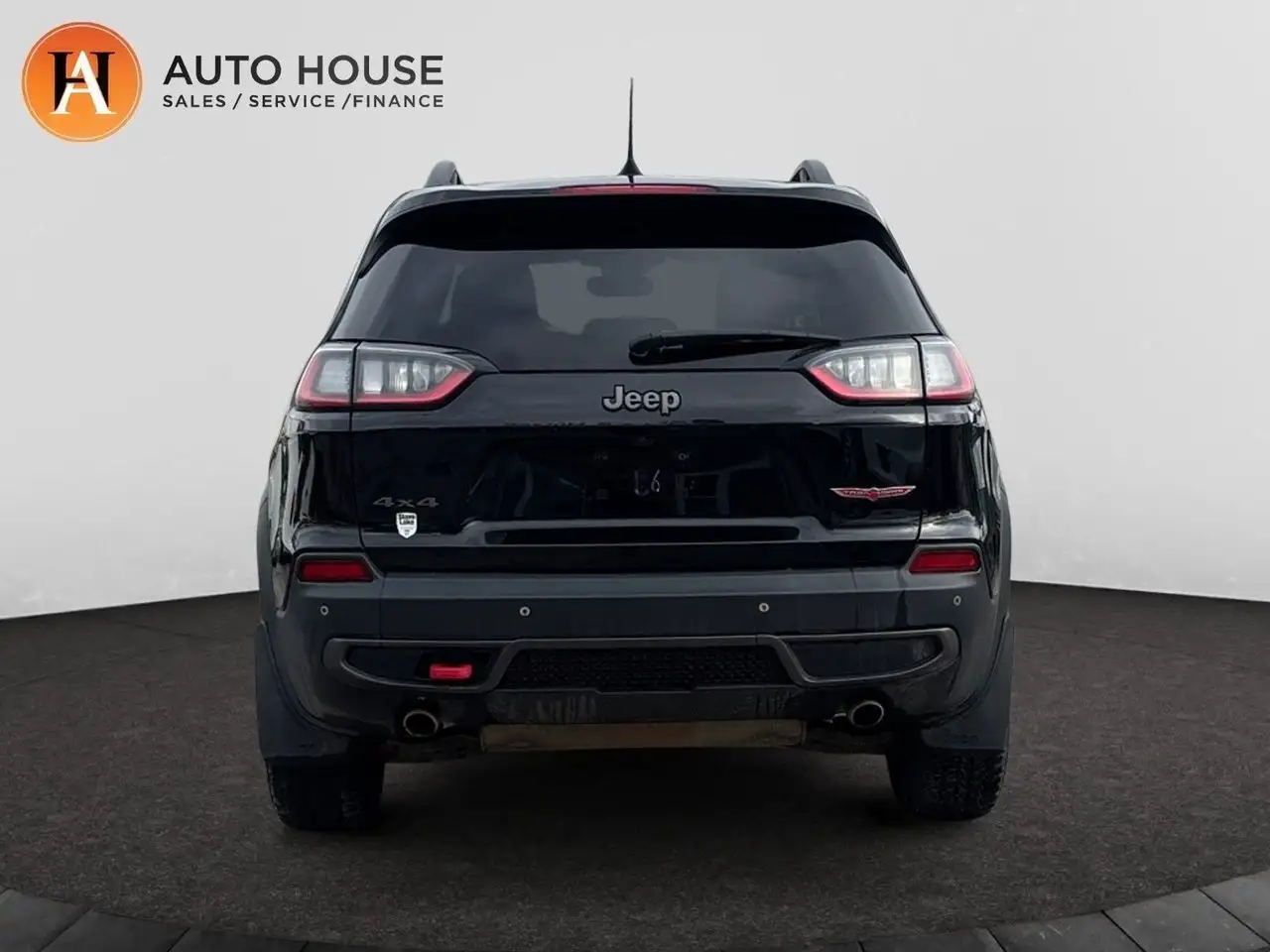 Jeep Cherokee снимка Jeep Cherokee