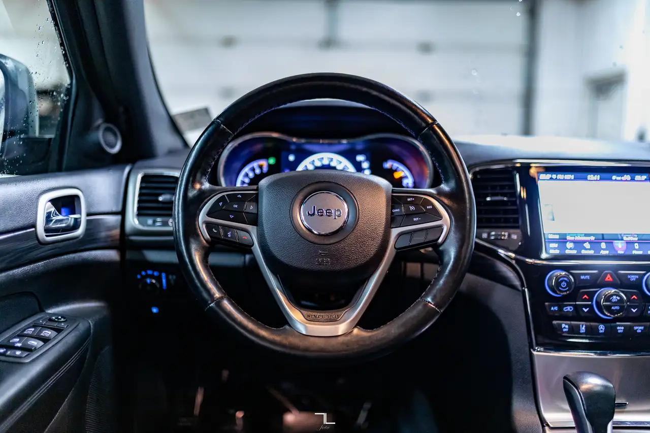 Jeep Grand Cherokee снимка Jeep Grand Cherokee