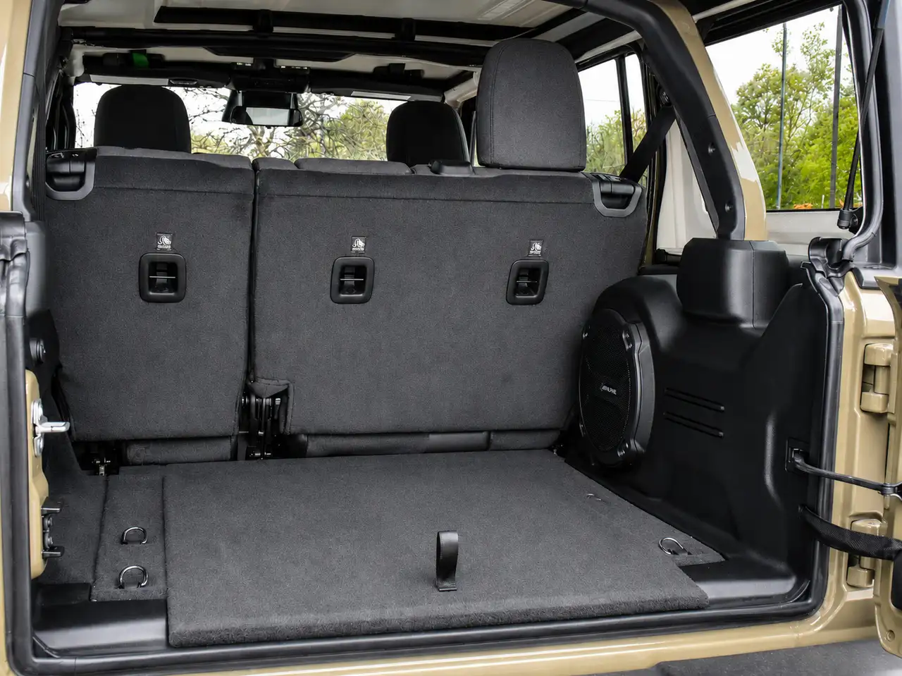 Jeep Wrangler photo Jeep Wrangler