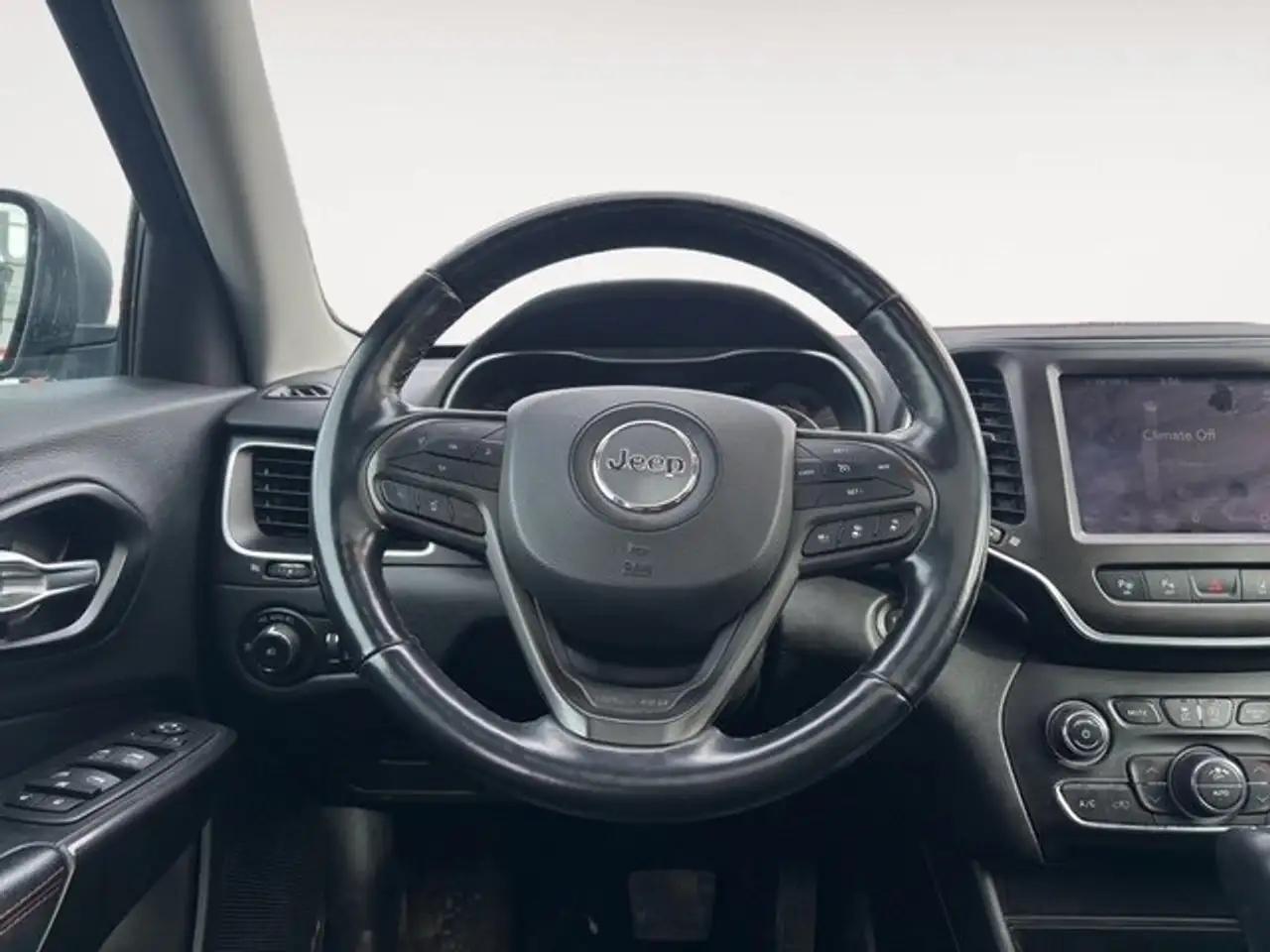 Jeep Cherokee снимка Jeep Cherokee