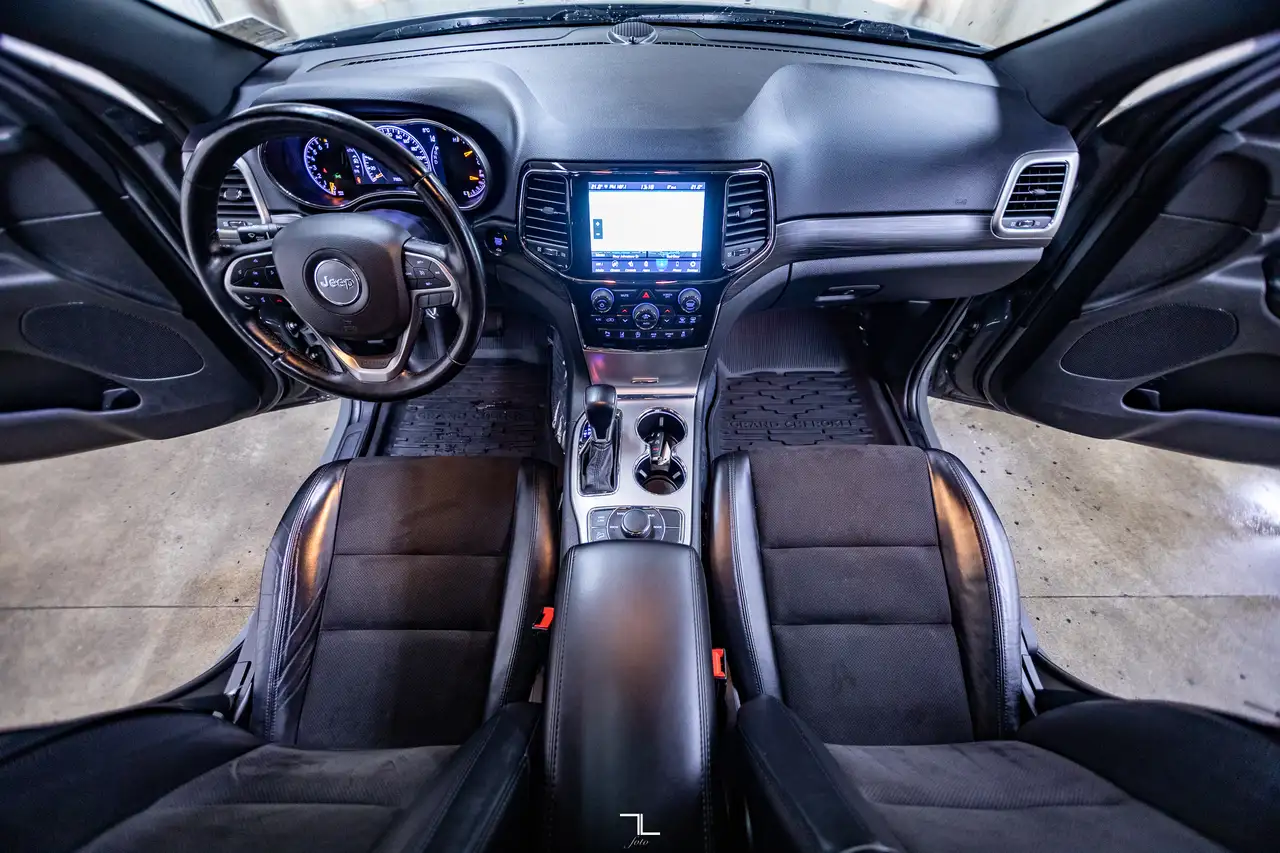 Jeep Grand Cherokee снимка Jeep Grand Cherokee