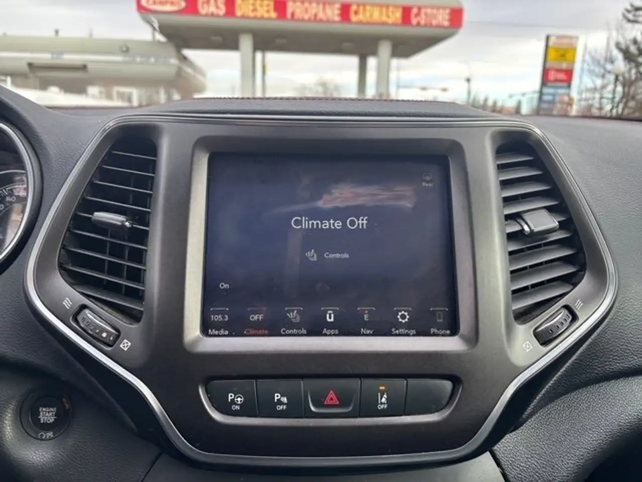 Jeep Cherokee снимка Jeep Cherokee