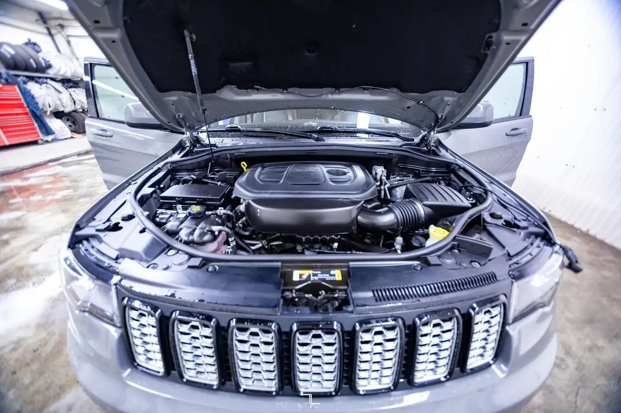 Jeep Grand Cherokee снимка Jeep Grand Cherokee