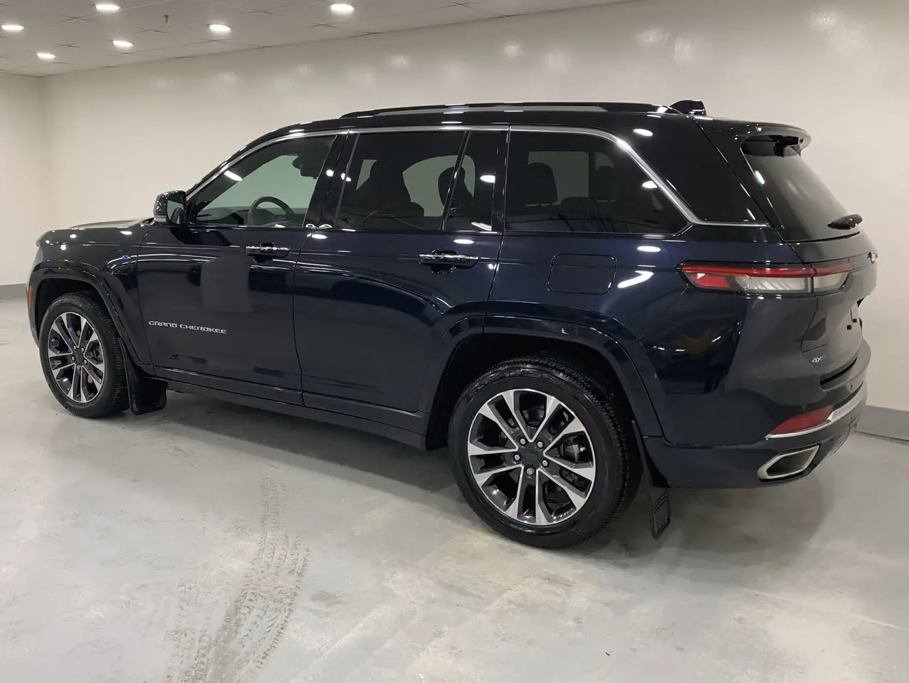 Jeep Grand Cherokee снимка Jeep Grand Cherokee