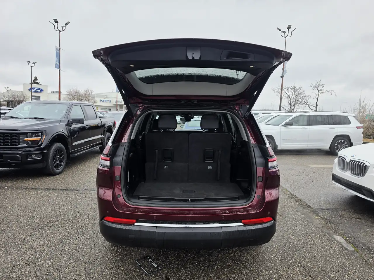 Jeep Grand Cherokee снимка Jeep Grand Cherokee
