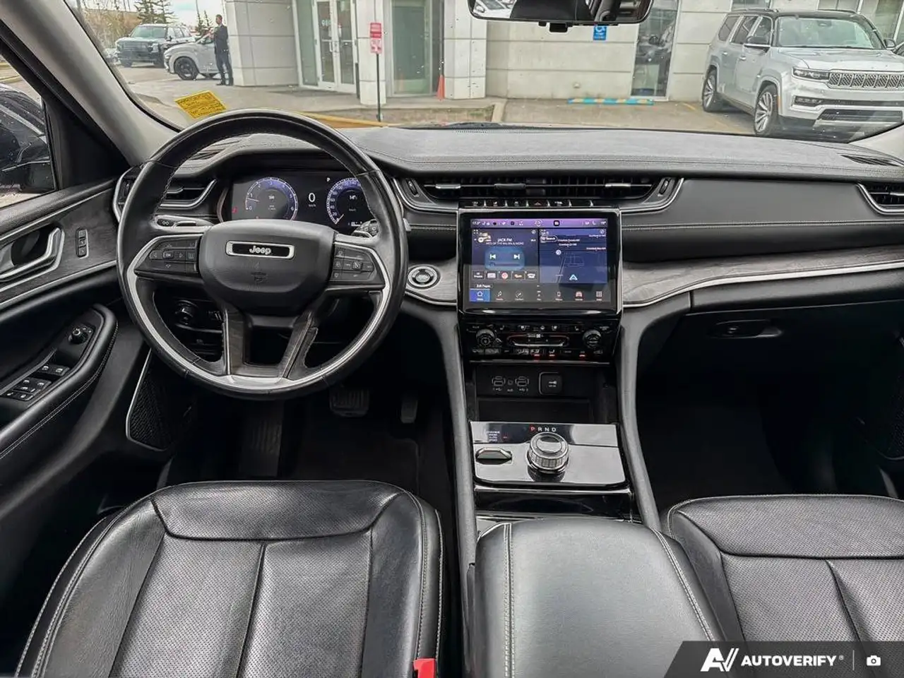 Jeep Grand Cherokee снимка Jeep Grand Cherokee