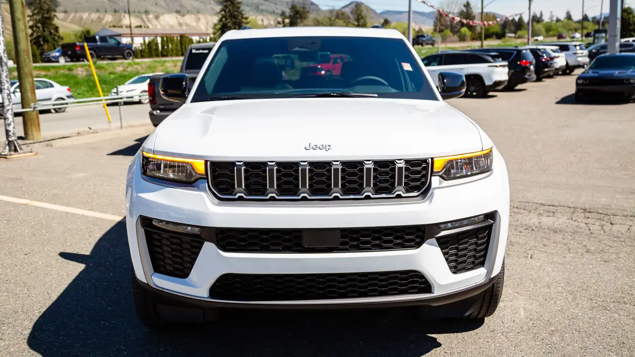 Jeep Grand Cherokee снимка Jeep Grand Cherokee