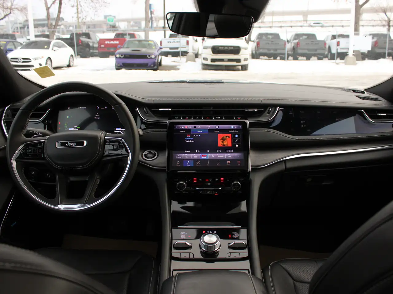 Jeep Grand Cherokee снимка Jeep Grand Cherokee