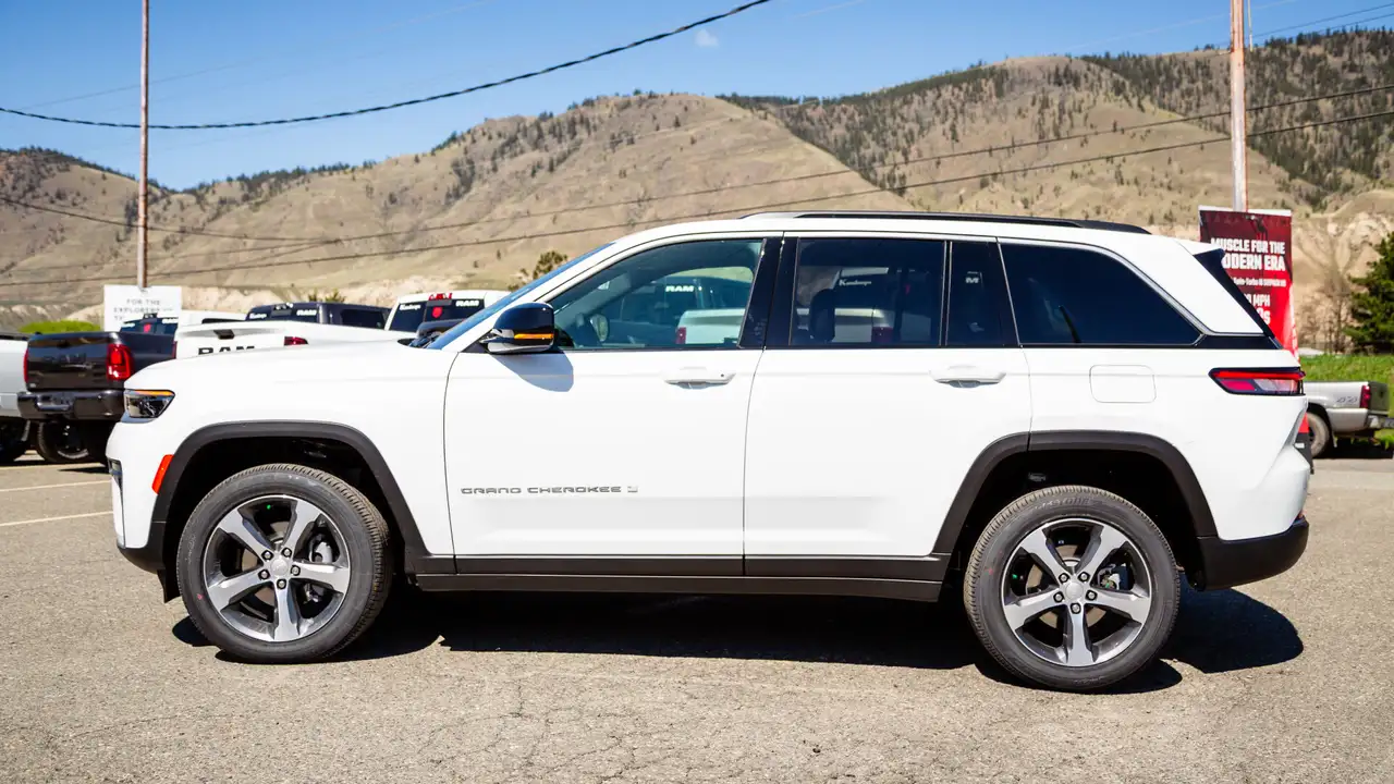 Jeep Grand Cherokee снимка Jeep Grand Cherokee