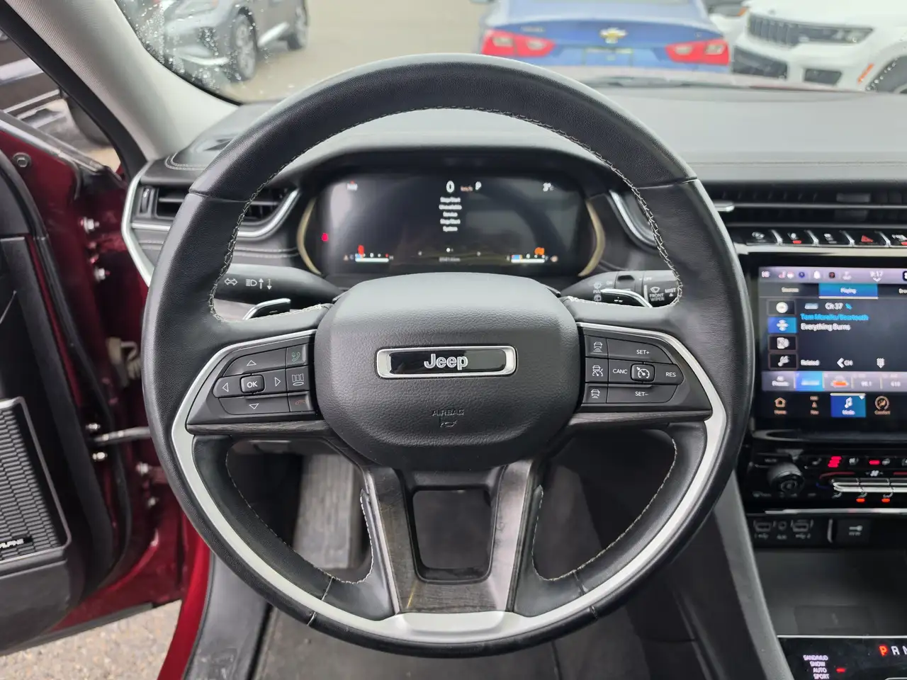 Jeep Grand Cherokee снимка Jeep Grand Cherokee