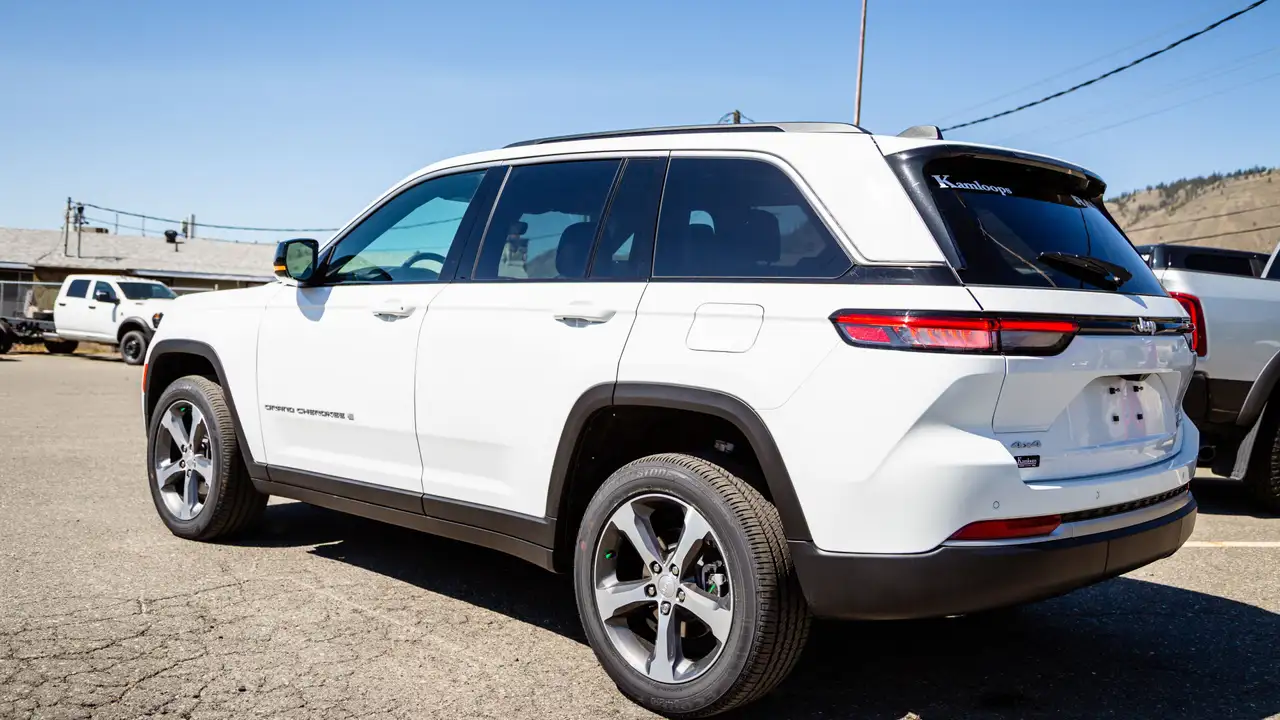 Jeep Grand Cherokee снимка Jeep Grand Cherokee