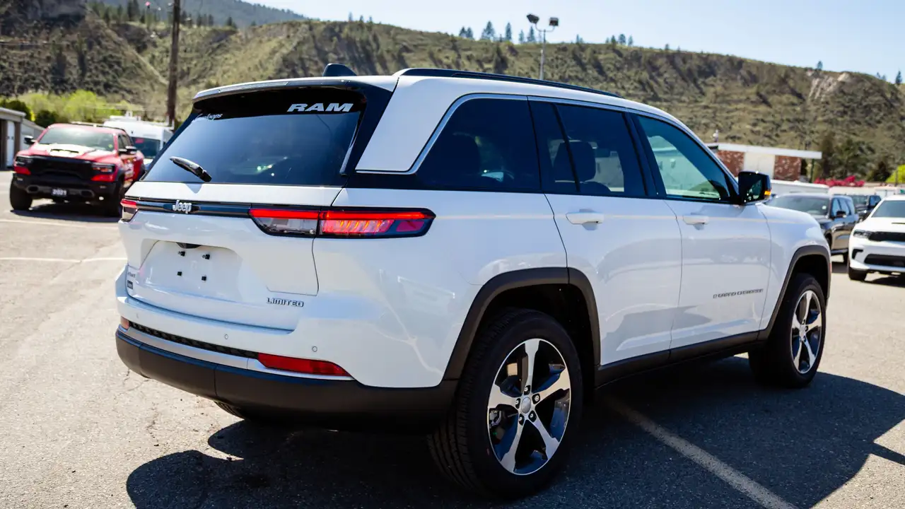 Jeep Grand Cherokee снимка Jeep Grand Cherokee