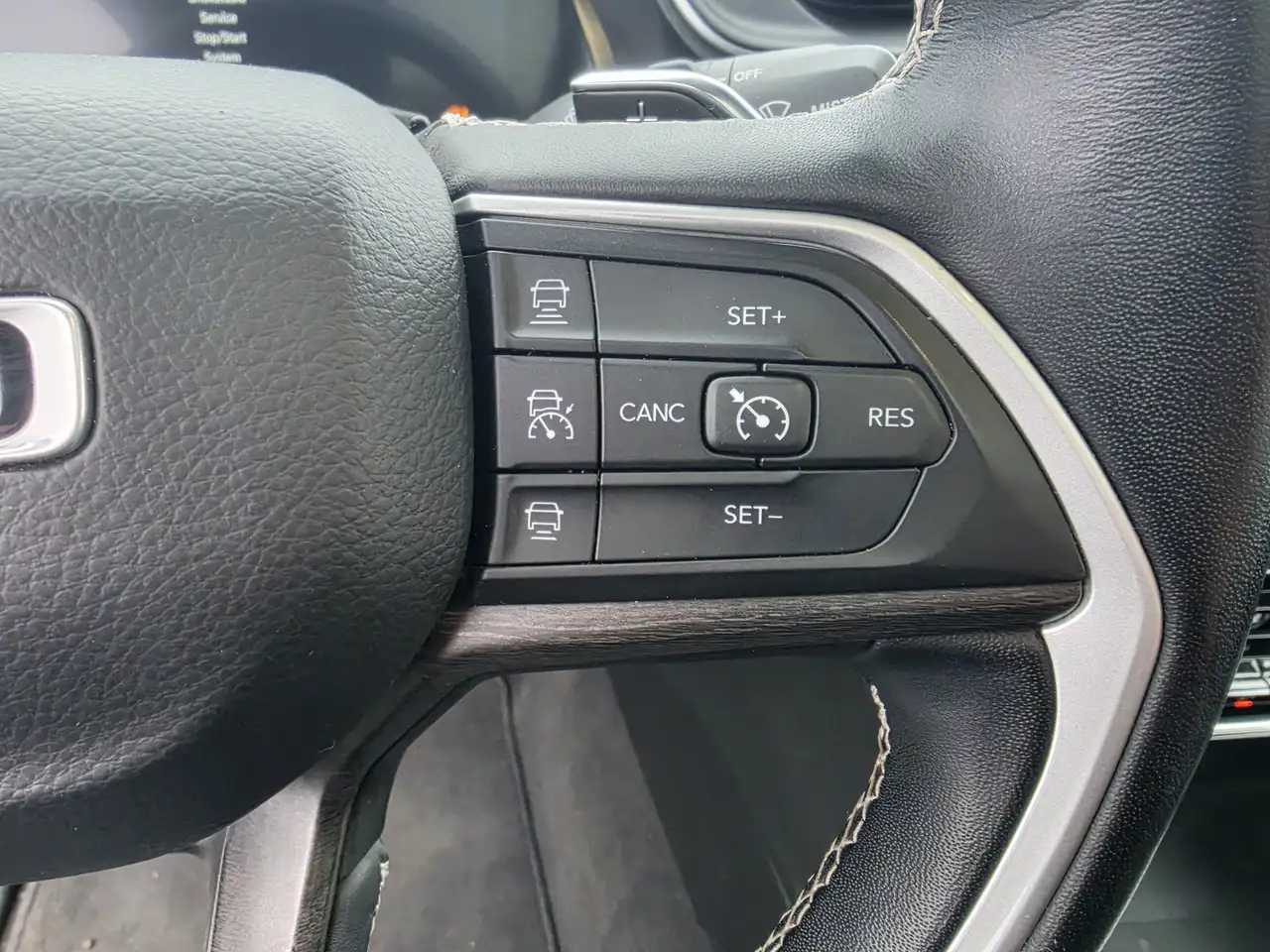 Jeep Grand Cherokee снимка Jeep Grand Cherokee