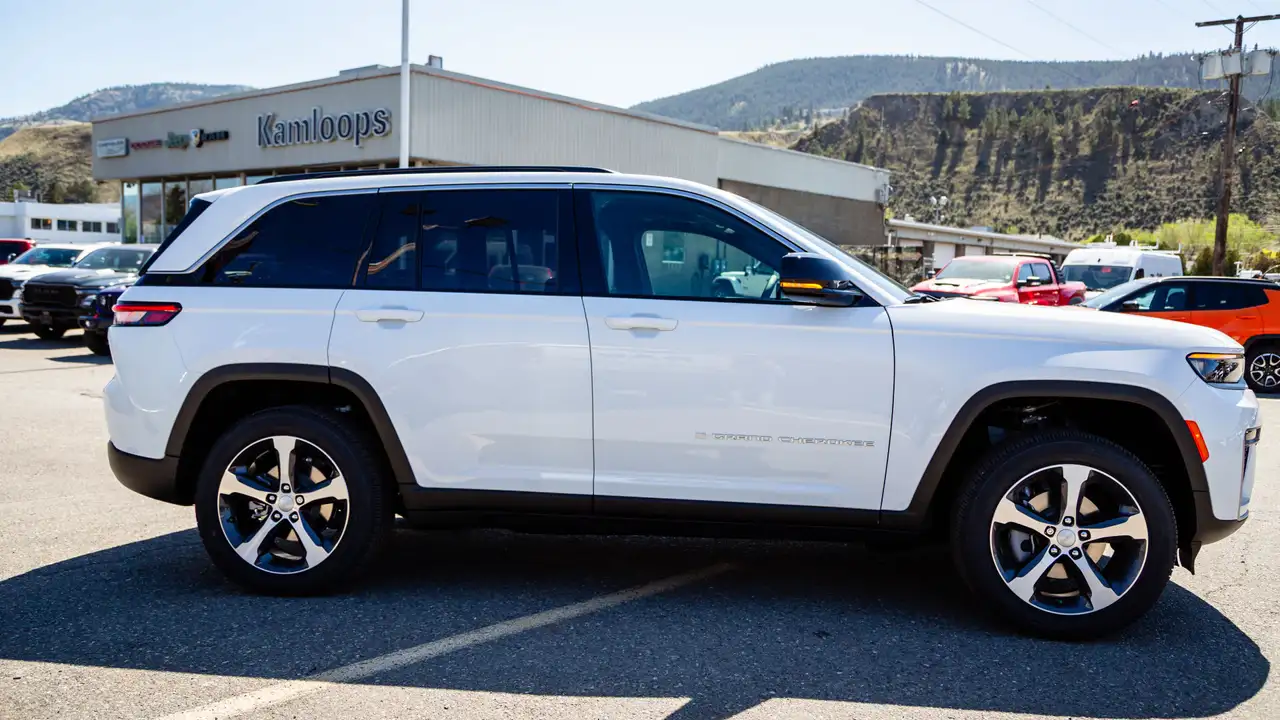 Jeep Grand Cherokee снимка Jeep Grand Cherokee