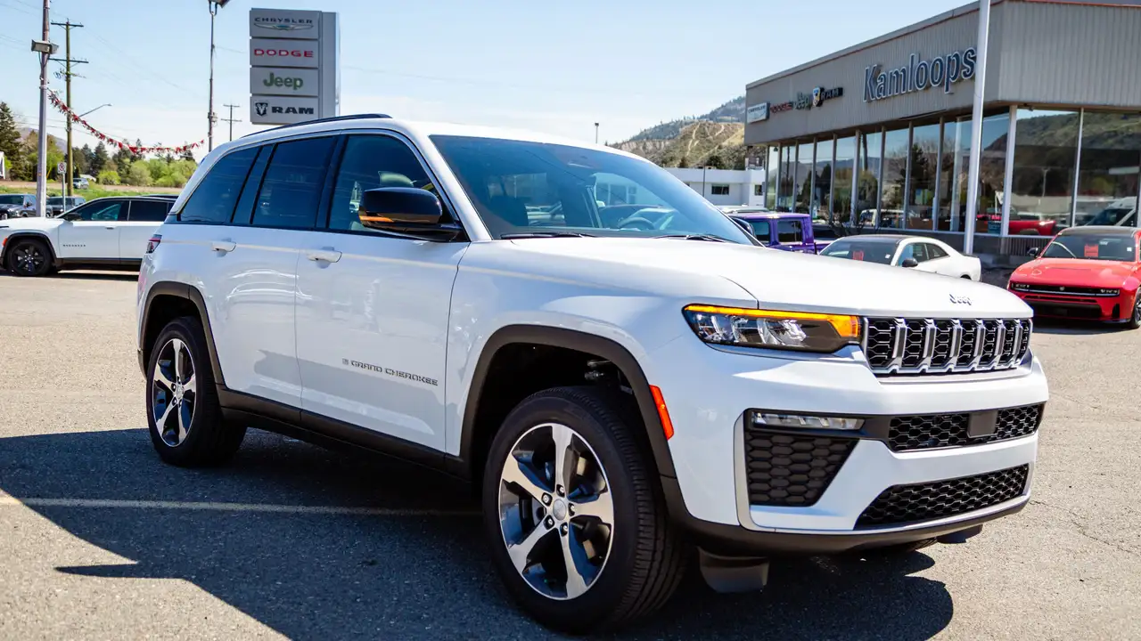 Jeep Grand Cherokee снимка Jeep Grand Cherokee