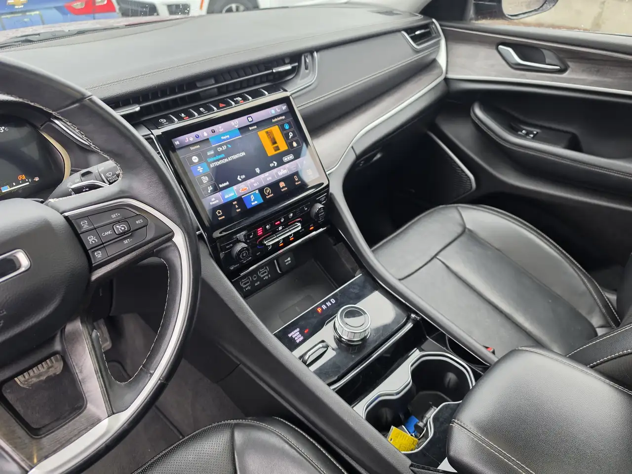 Jeep Grand Cherokee снимка Jeep Grand Cherokee