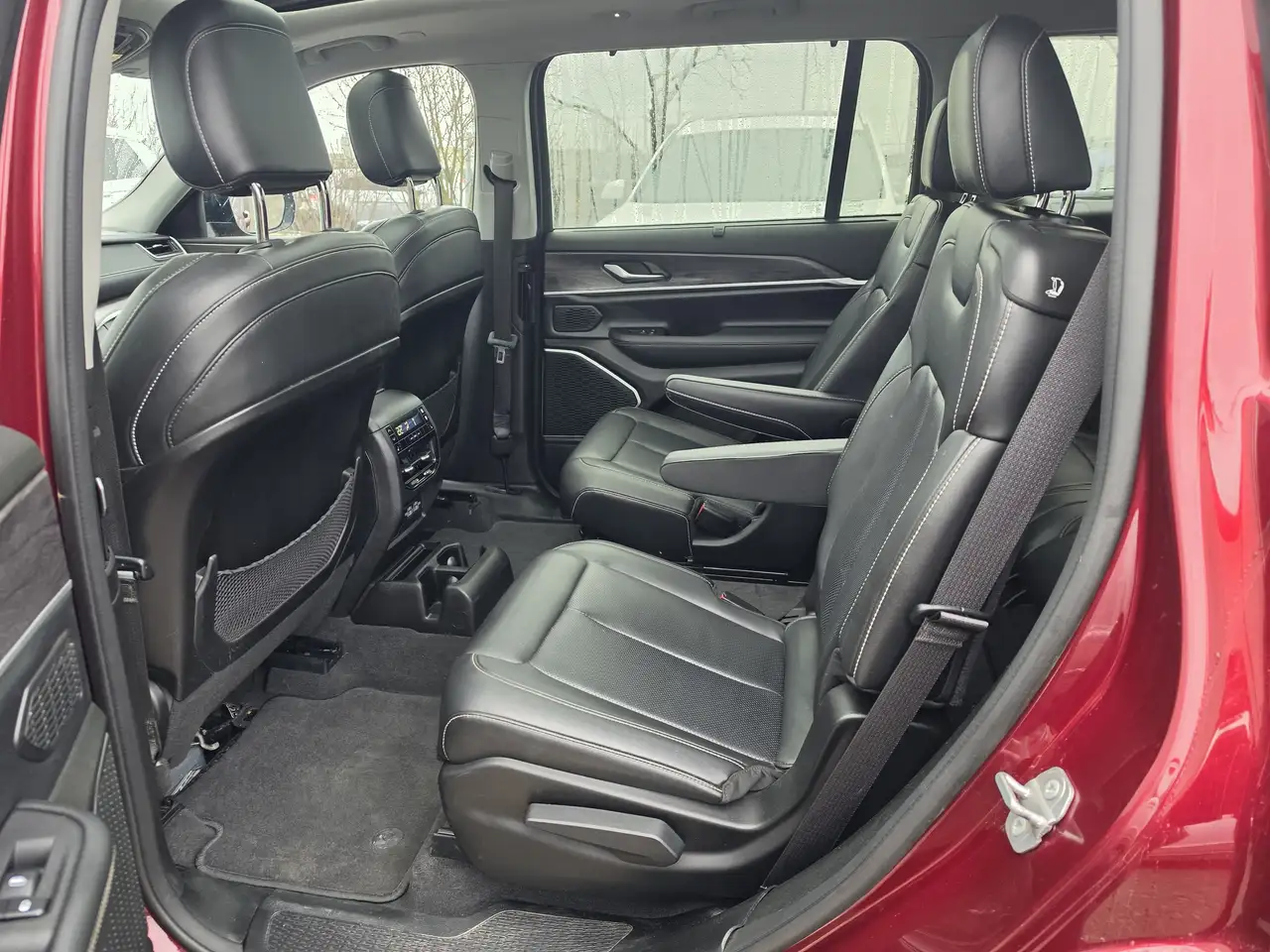 Jeep Grand Cherokee снимка Jeep Grand Cherokee