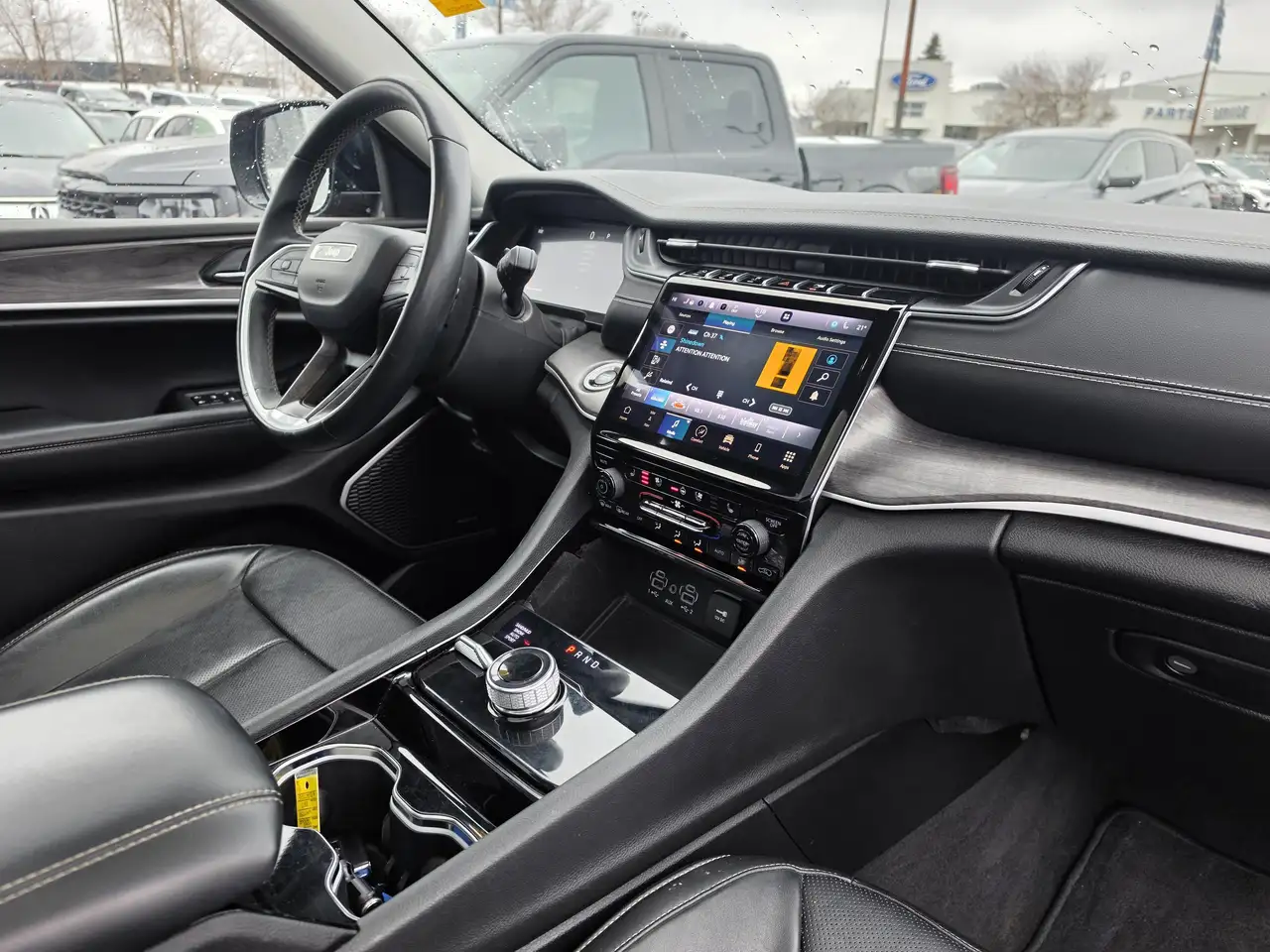 Jeep Grand Cherokee снимка Jeep Grand Cherokee