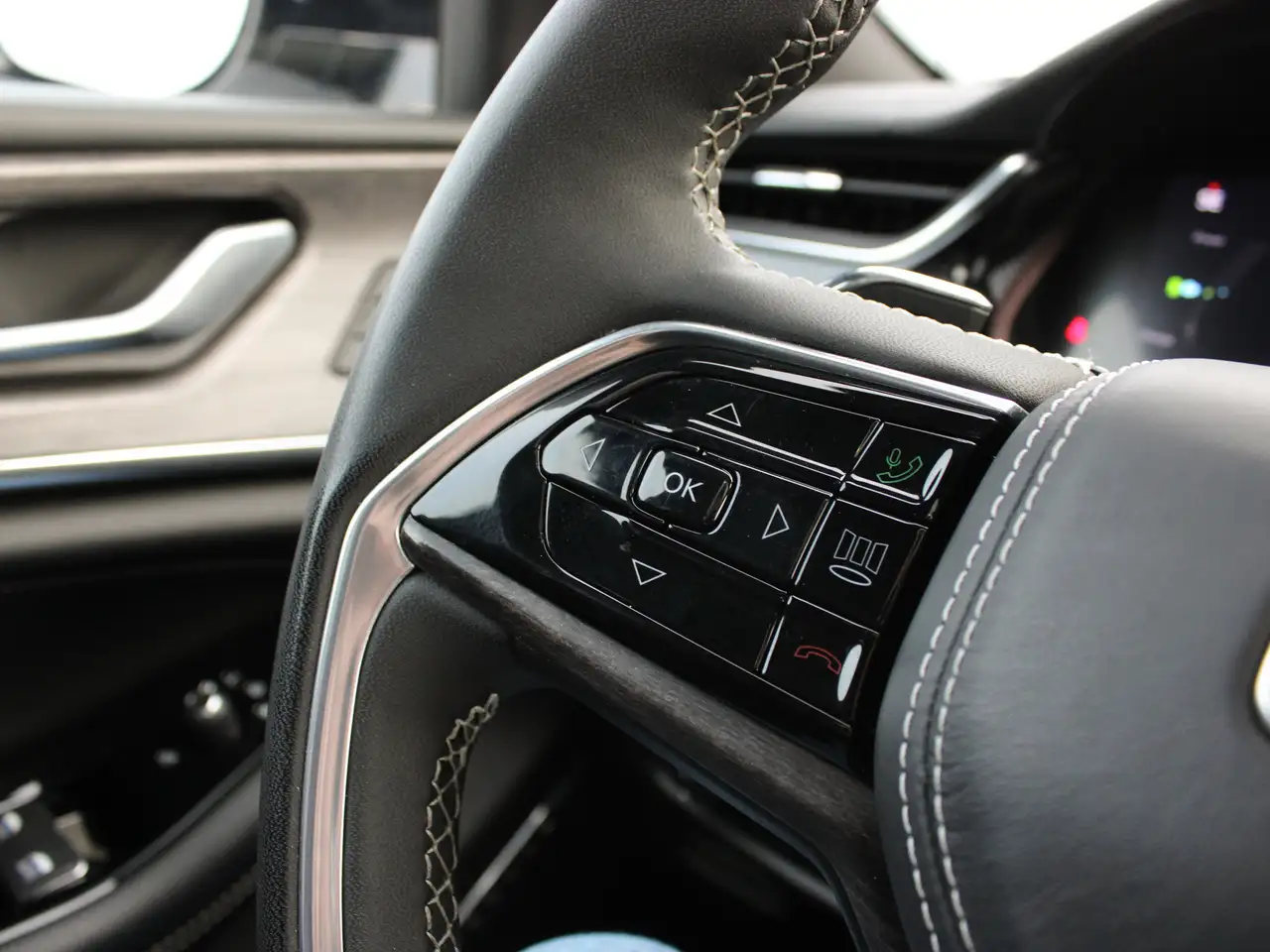 Jeep Grand Cherokee снимка Jeep Grand Cherokee