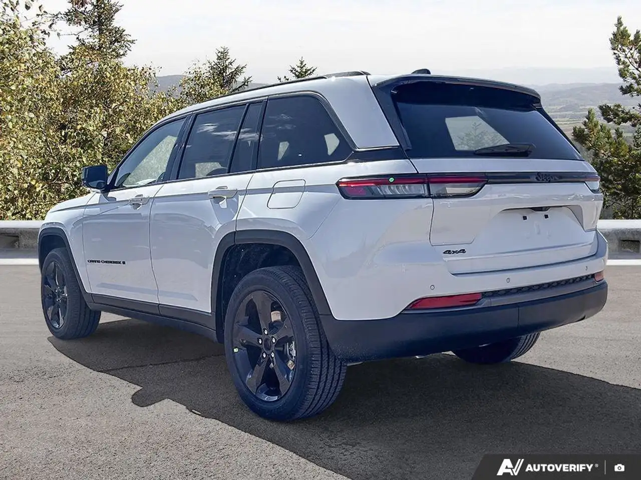 Jeep Grand Cherokee снимка Jeep Grand Cherokee