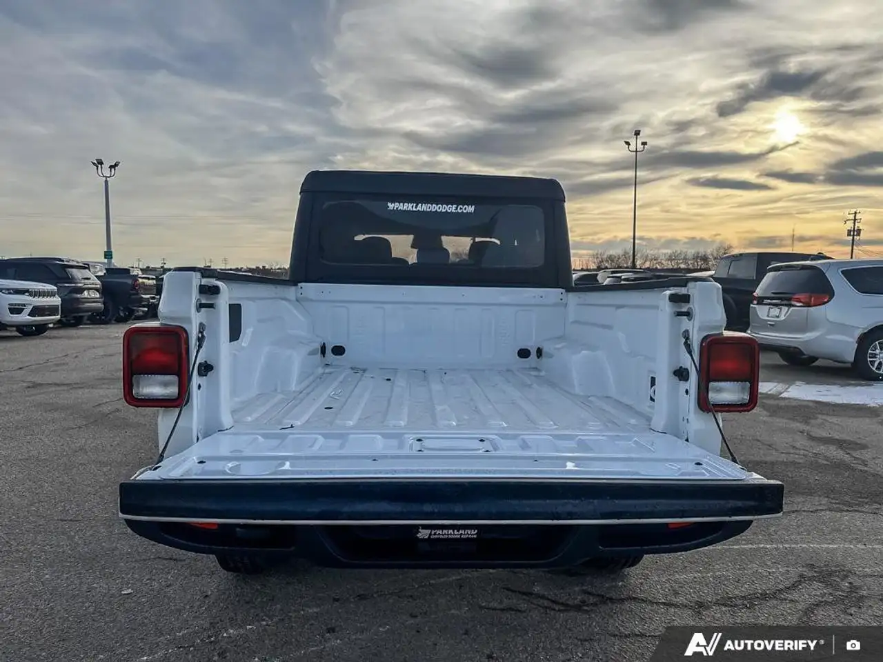 Jeep Gladiator снимка Jeep Gladiator
