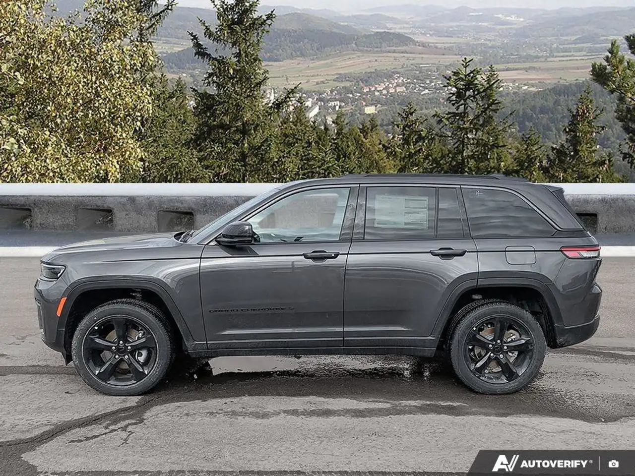 Jeep Grand Cherokee снимка Jeep Grand Cherokee