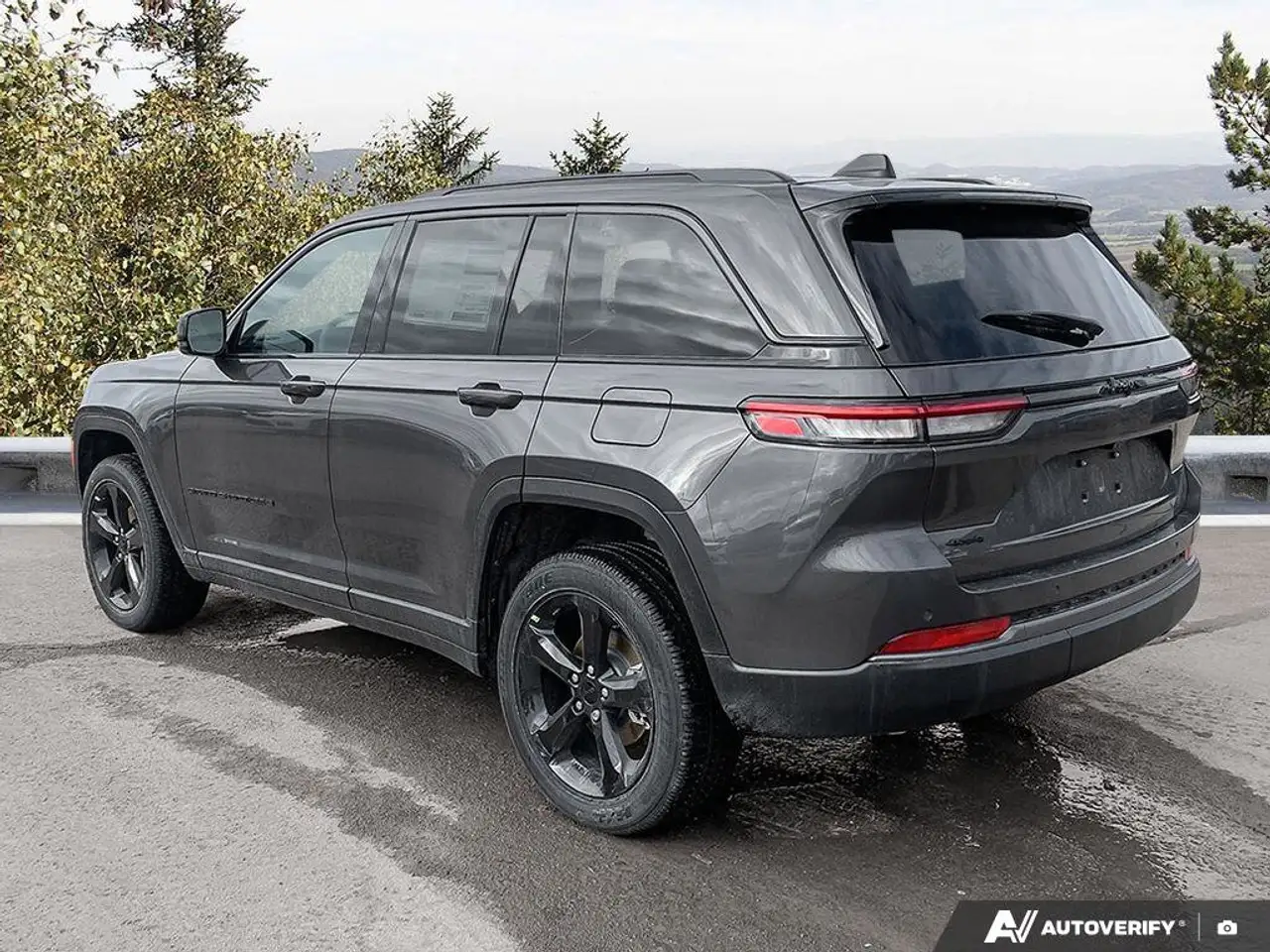 Jeep Grand Cherokee снимка Jeep Grand Cherokee