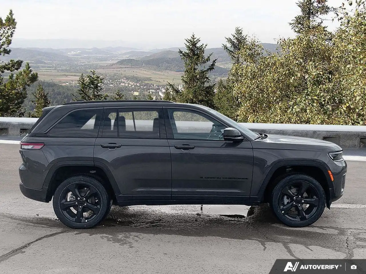 Jeep Grand Cherokee снимка Jeep Grand Cherokee