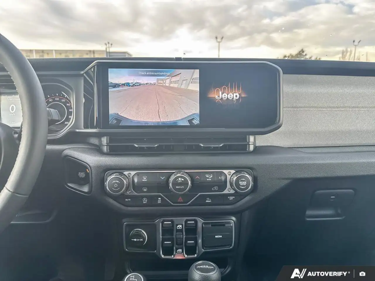 Jeep Gladiator снимка Jeep Gladiator