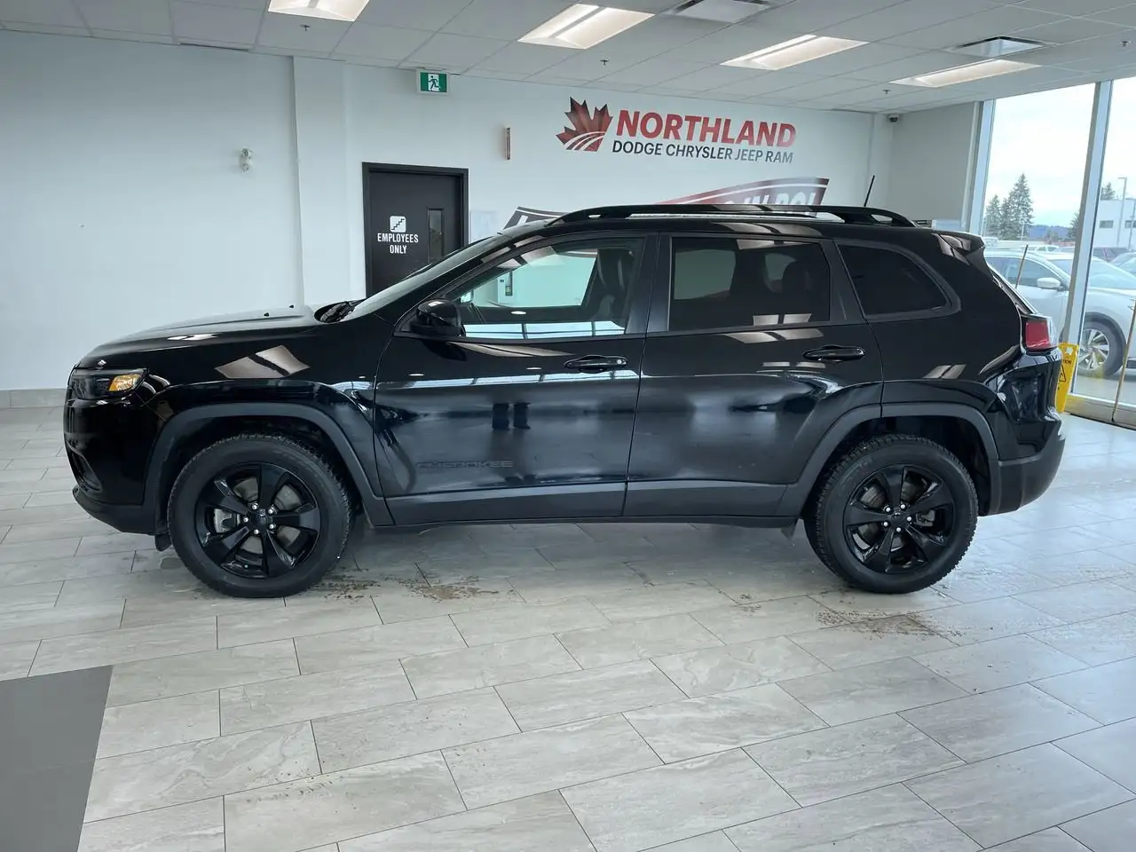 Jeep Cherokee снимка Jeep Cherokee