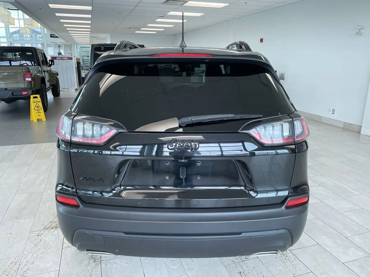Jeep Cherokee снимка Jeep Cherokee