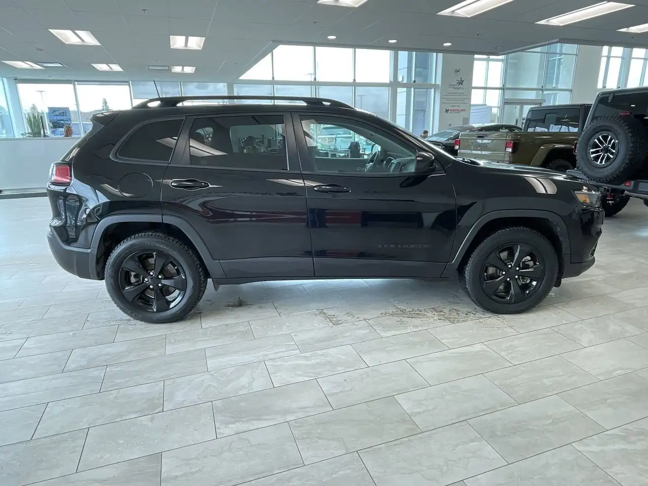 Jeep Cherokee снимка Jeep Cherokee
