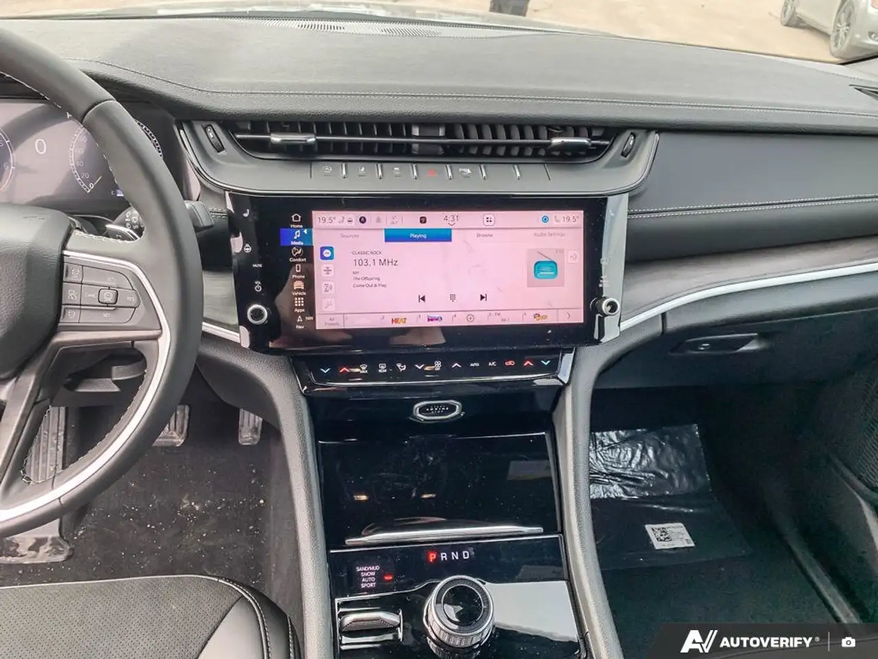 Jeep Grand Cherokee снимка Jeep Grand Cherokee