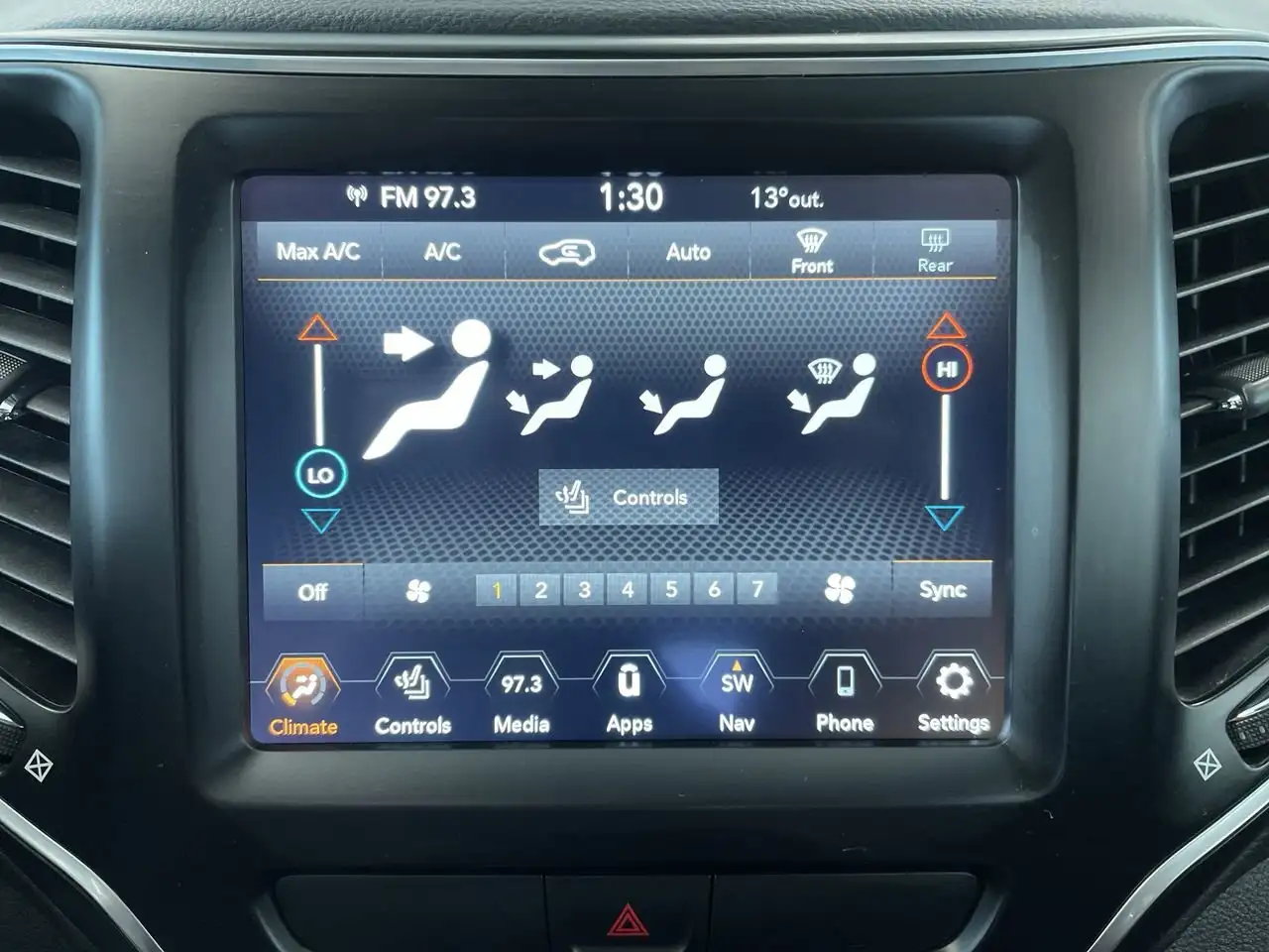 Jeep Cherokee снимка Jeep Cherokee